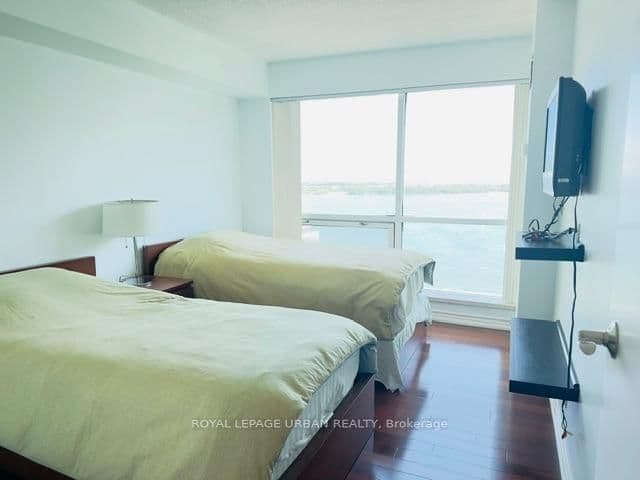 10 Yonge Street, Unit 2702 thumbnail 18