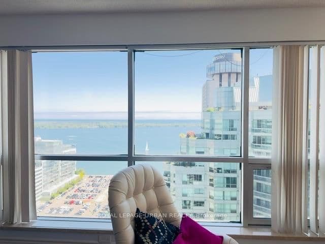 10 Yonge Street, Unit 2702 thumbnail 2