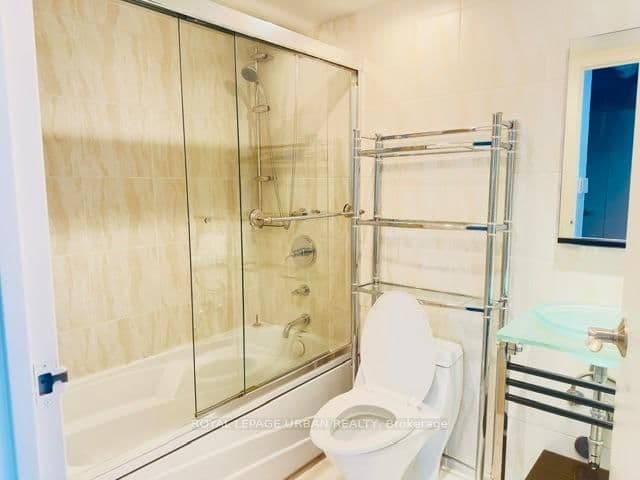 10 Yonge Street, Unit 2702 thumbnail 23