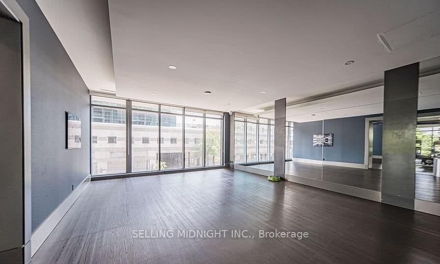 5162 Yonge Street, Unit PH301 thumbnail 23