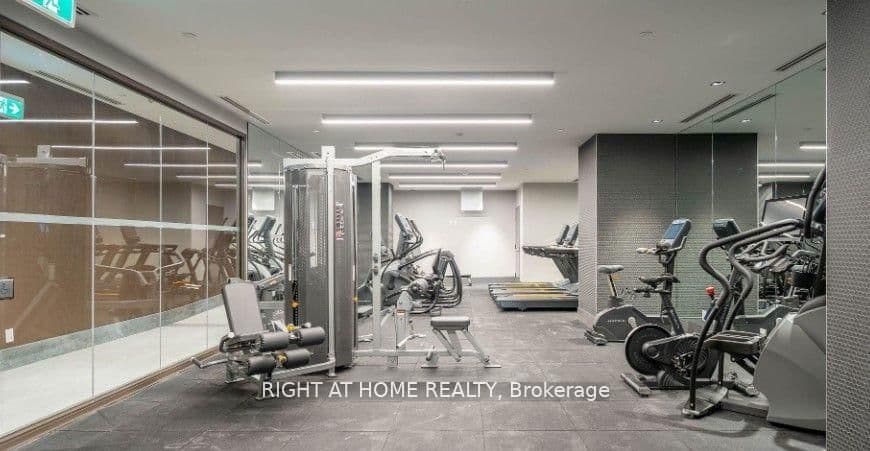 8 Widmer Street, Unit 906 thumbnail 4