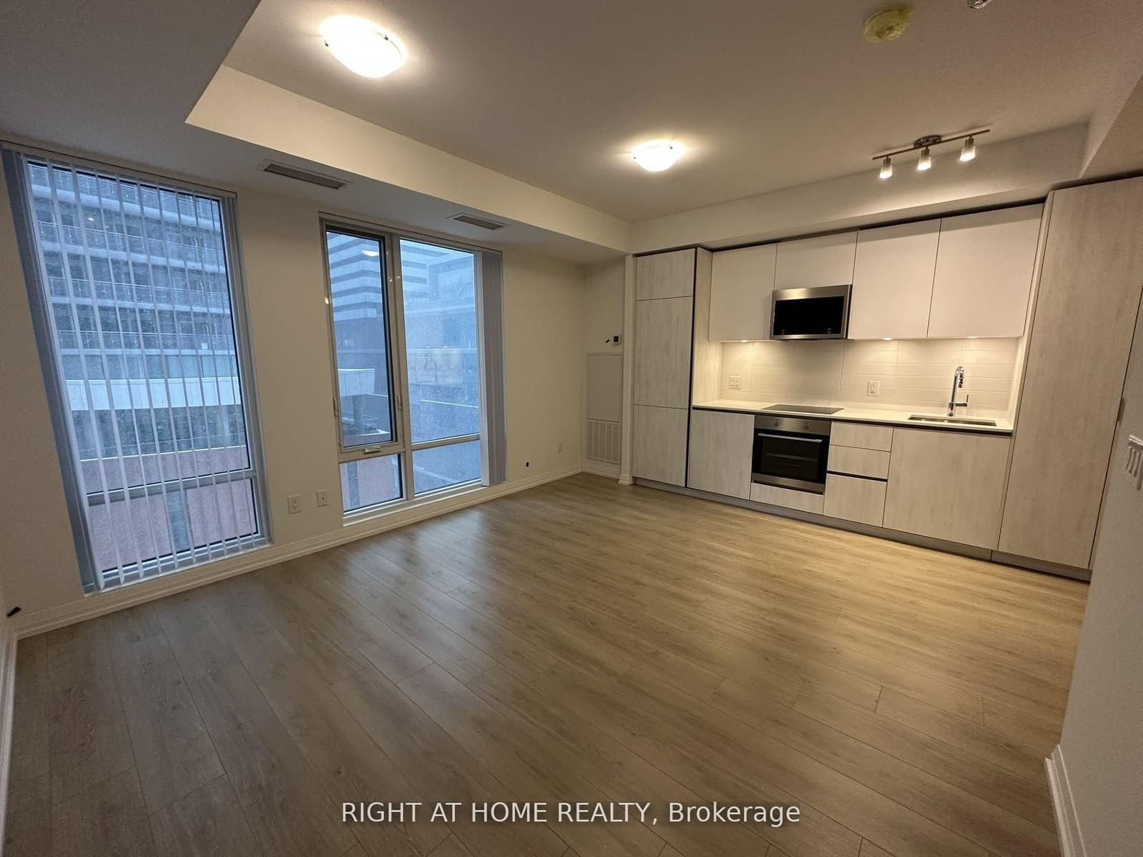 8 Widmer Street, Unit 906 thumbnail 6