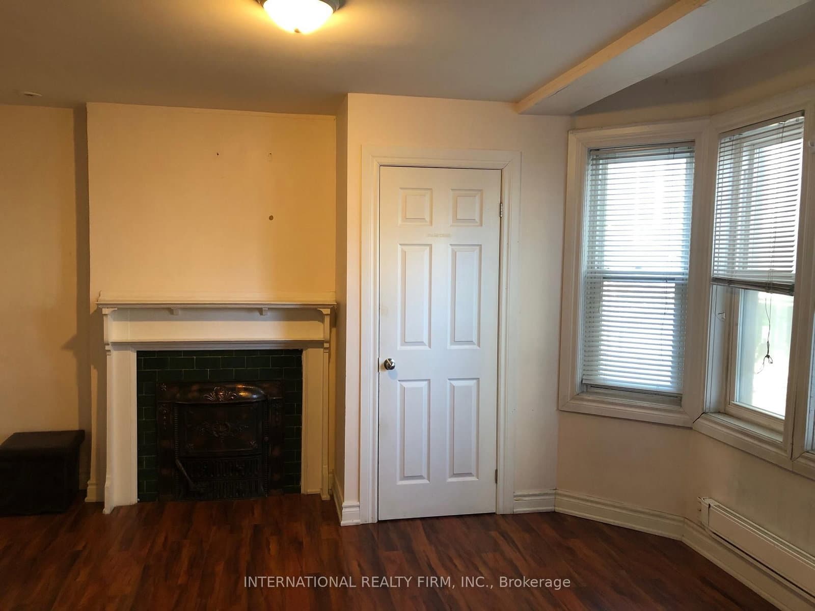 197 Dundas Street E, Unit 2B thumbnail 2