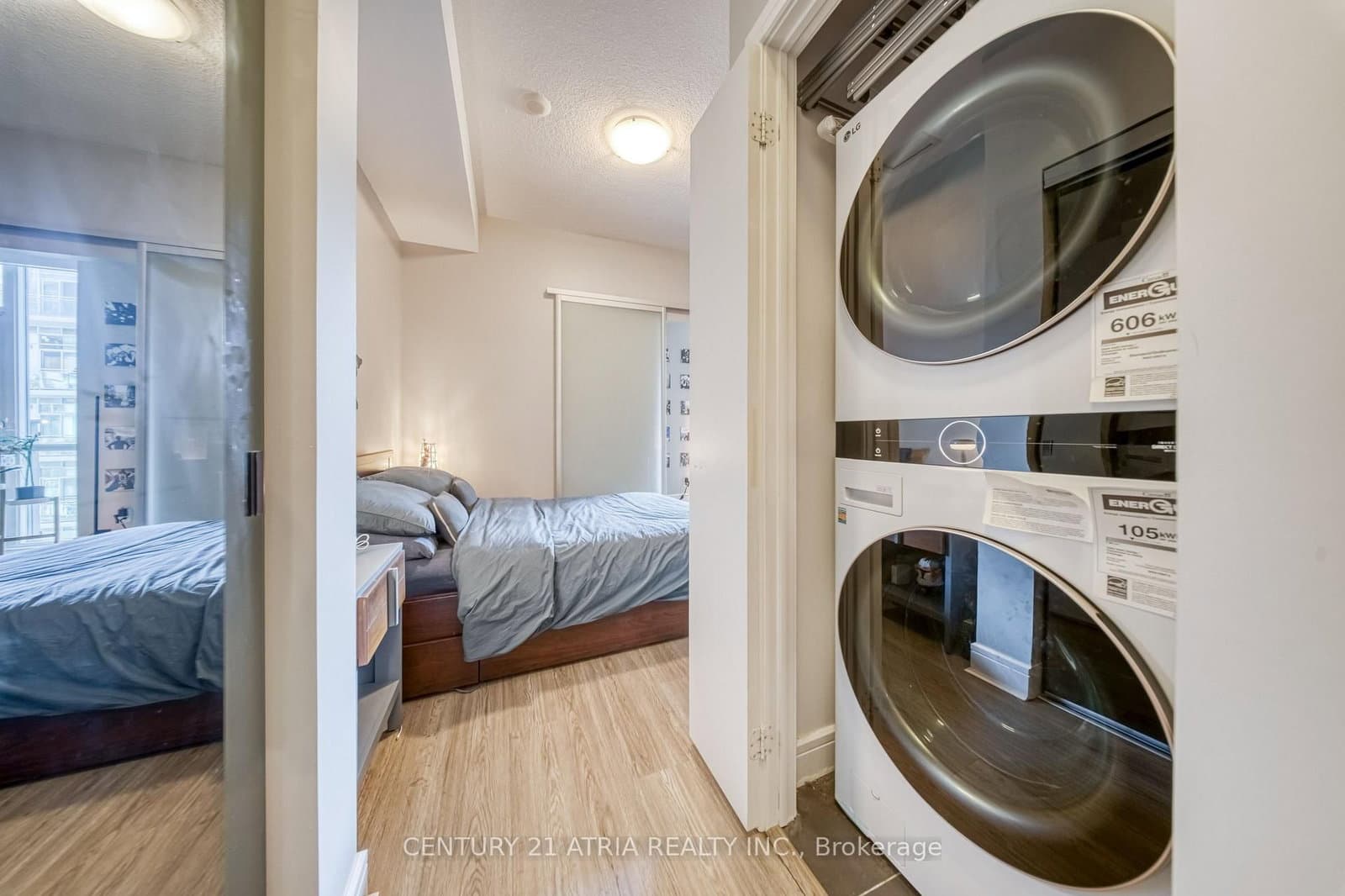 112 George Street, Unit S703 thumbnail 35
