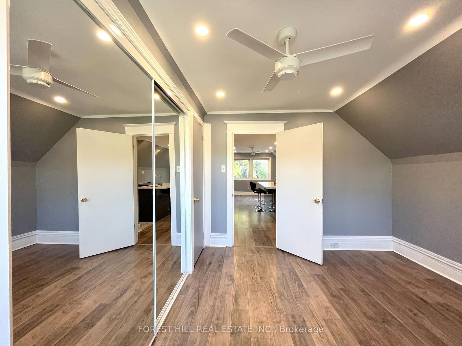 303 Lonsdale Road, Unit 3rd thumbnail 10