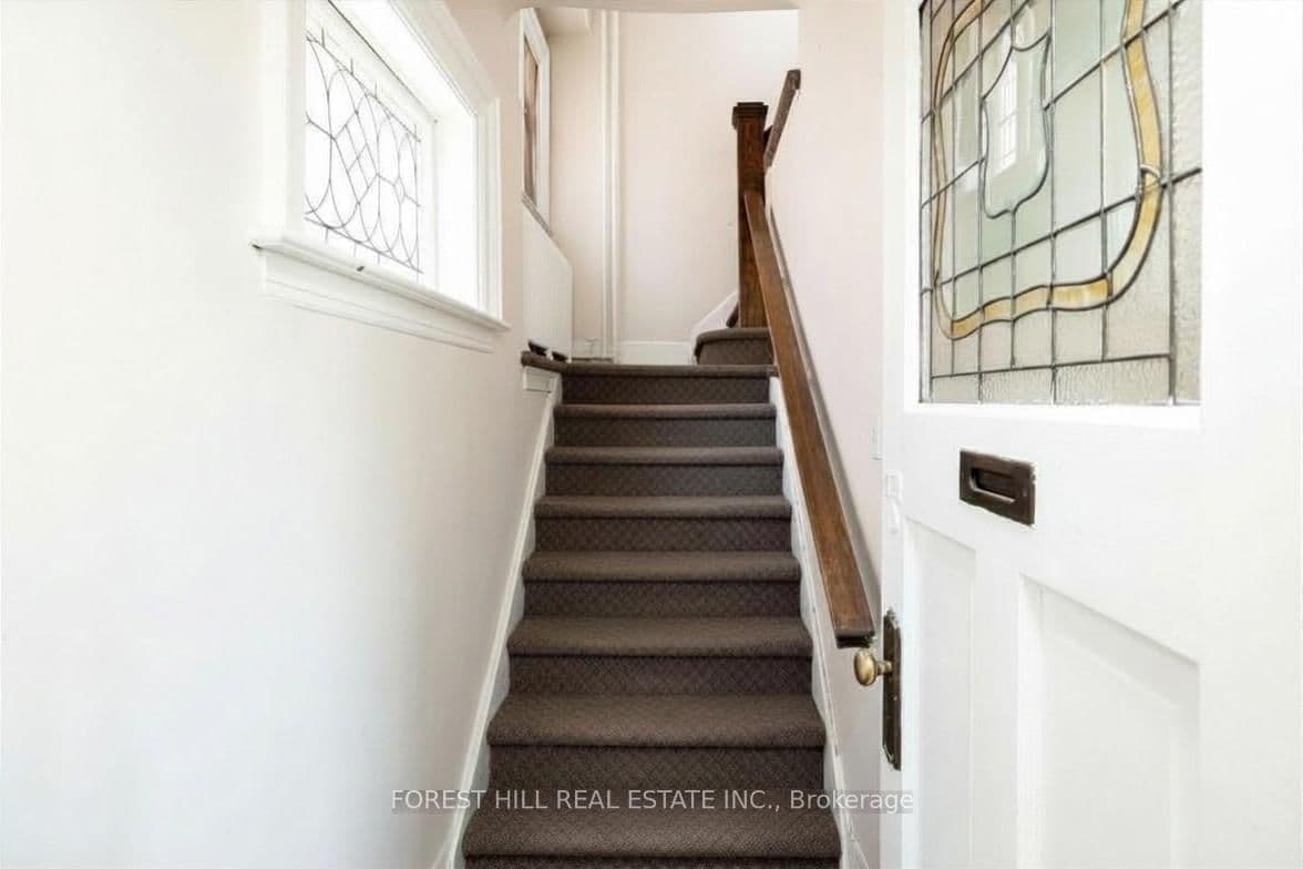 303 Lonsdale Road, Unit 3rd thumbnail 2