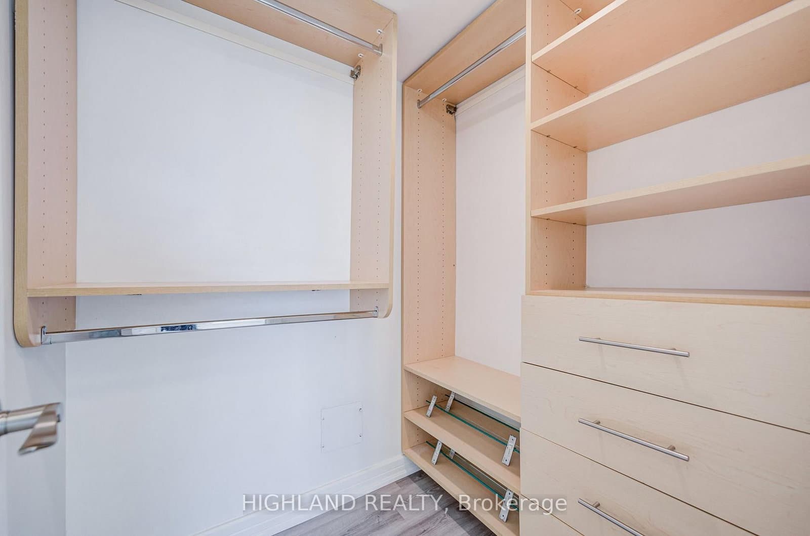 18 Harrison Garden, Unit 1002 thumbnail 14