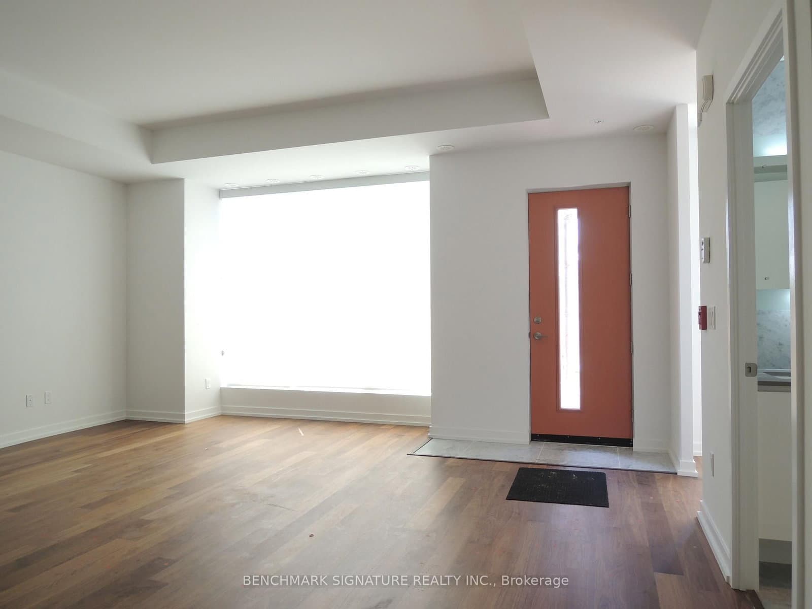 113 McMahon Drive, Unit TH16 thumbnail 5