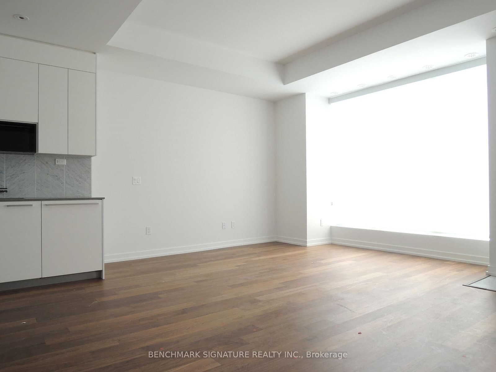 113 McMahon Drive, Unit TH16 thumbnail 6