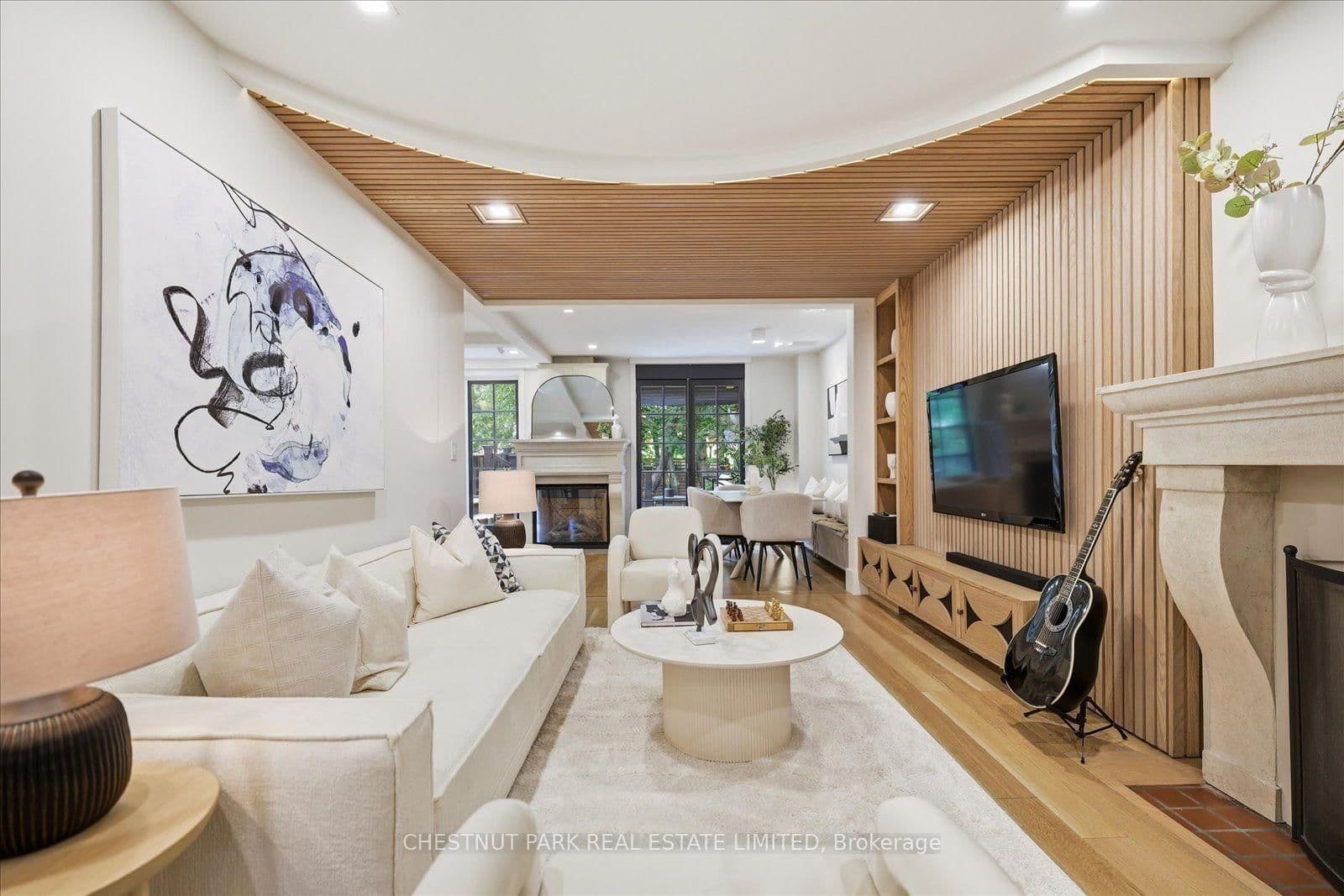 310 Bessborough Drive thumbnail 14