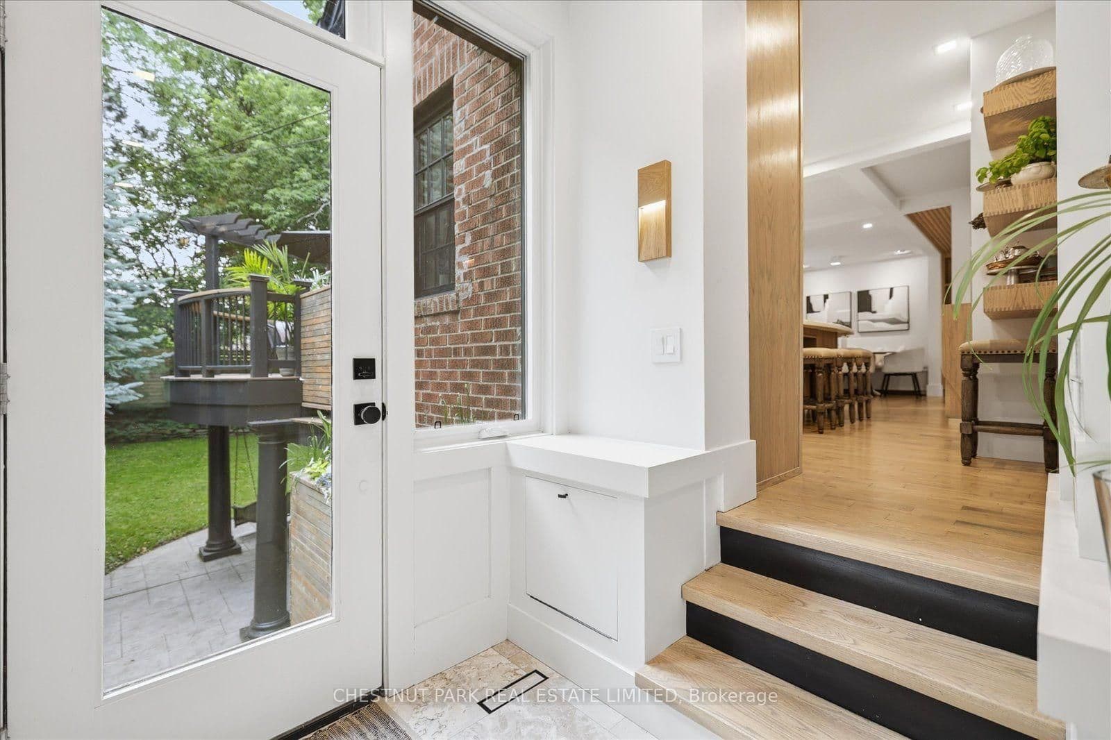 310 Bessborough Drive thumbnail 23