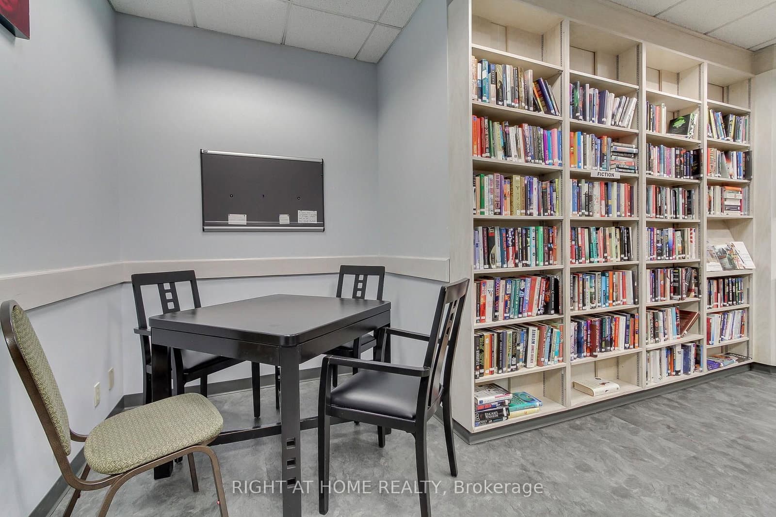 77 Harbour Square, Unit 504 thumbnail 19