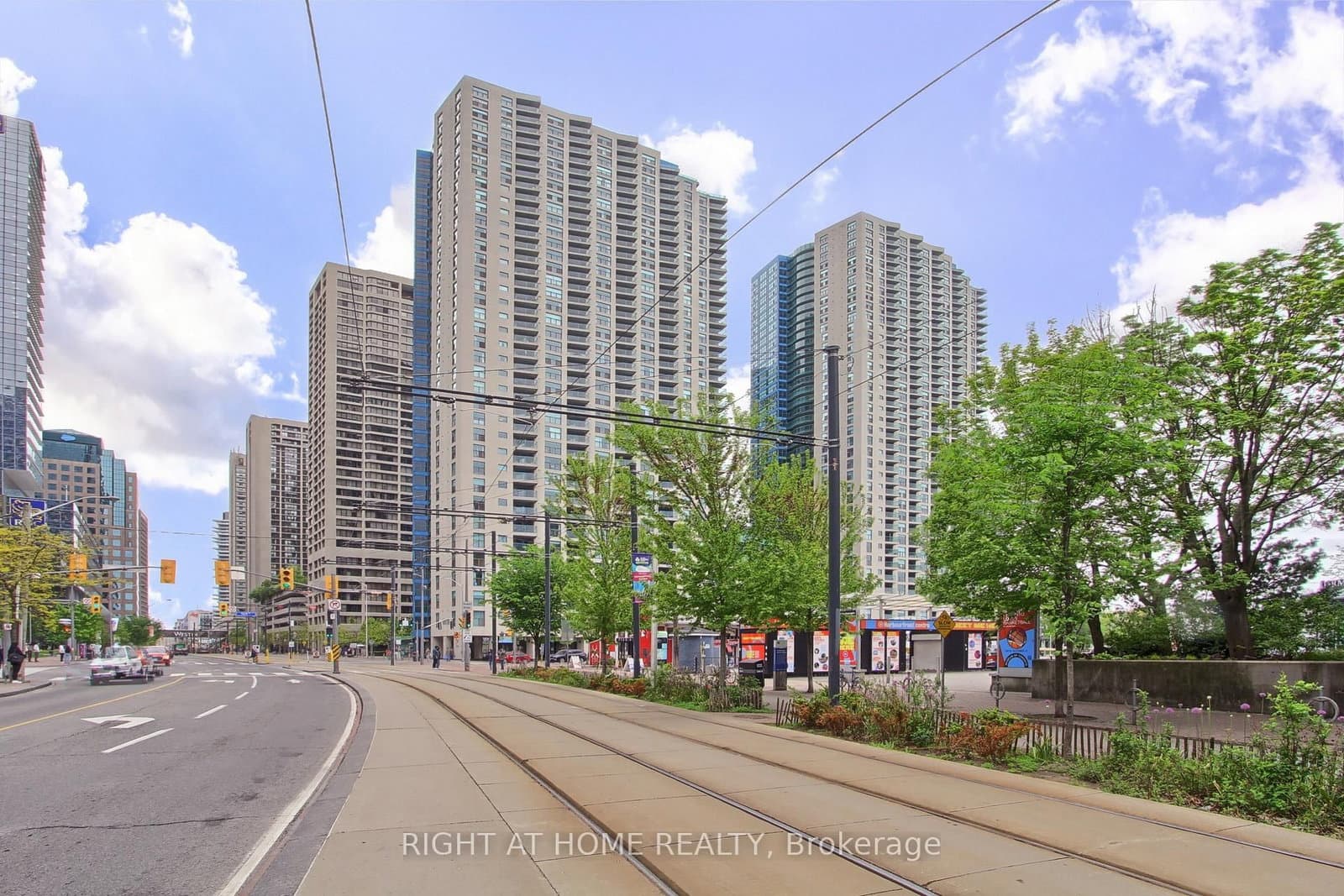 77 Harbour Square, Unit 504 thumbnail 3