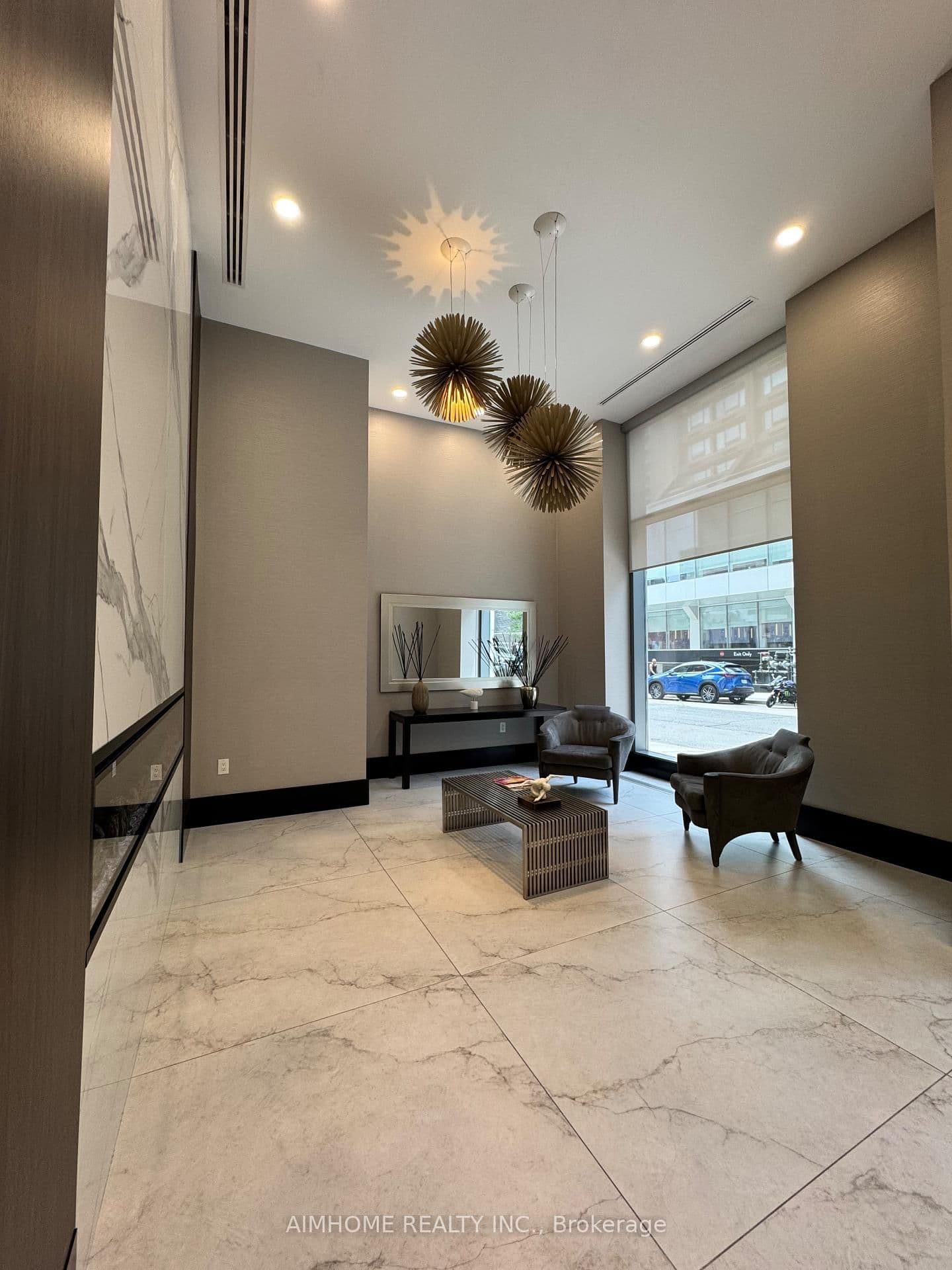 21 Balmuto Street, Unit 1801 thumbnail 3