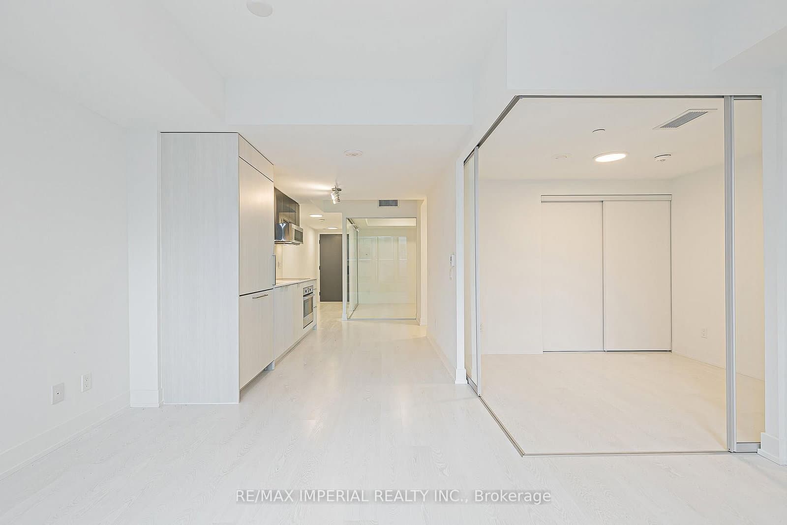 308 Jarvis Street, Unit 305 thumbnail 17