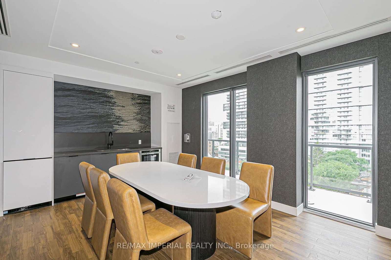 308 Jarvis Street, Unit 305 thumbnail 42
