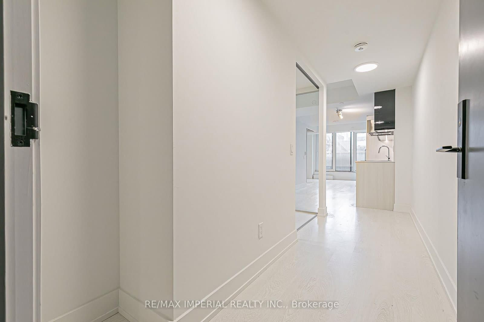 308 Jarvis Street, Unit 305 thumbnail 8