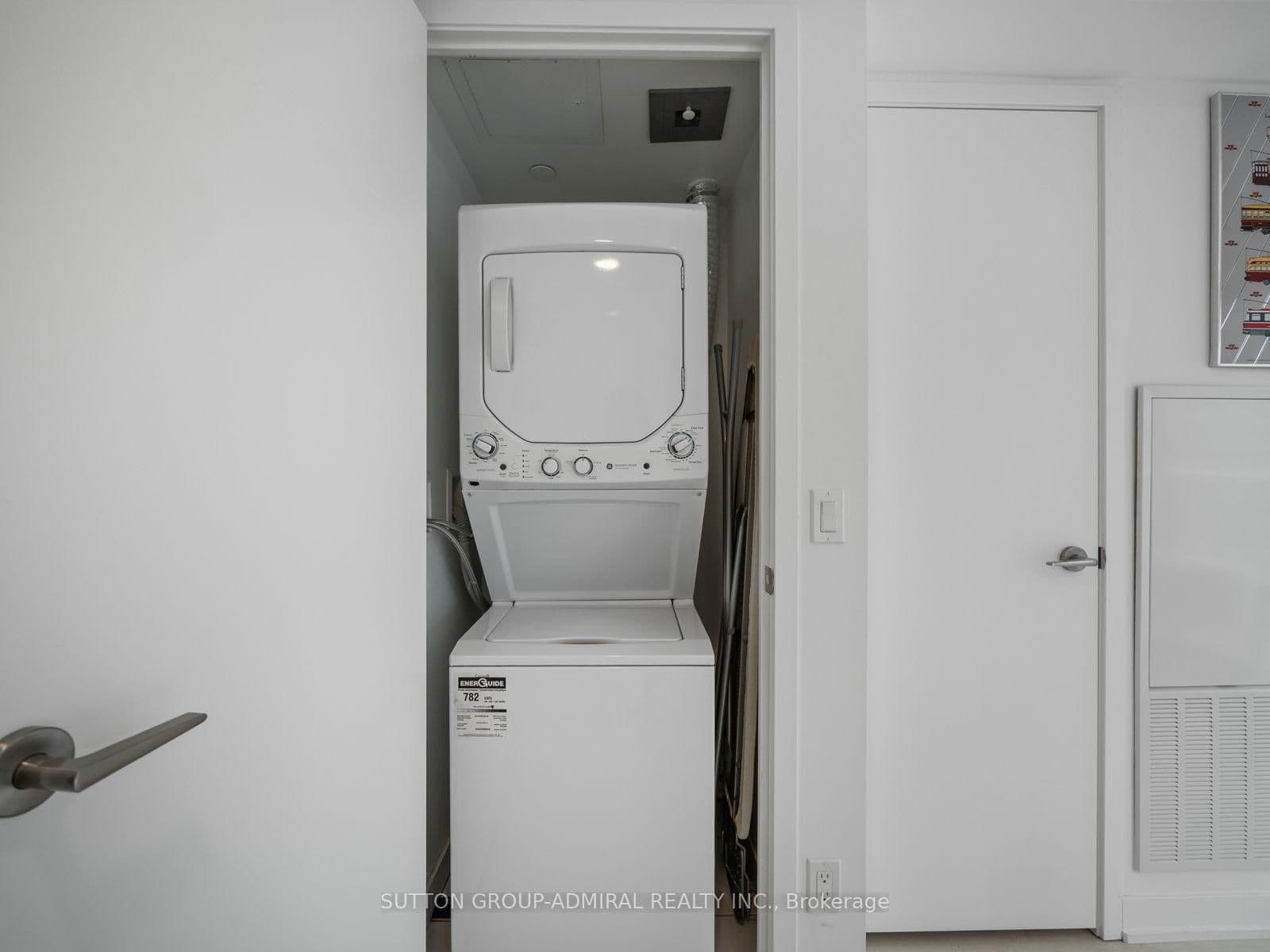 18 Maitland Terrace, Unit 1404 thumbnail 17