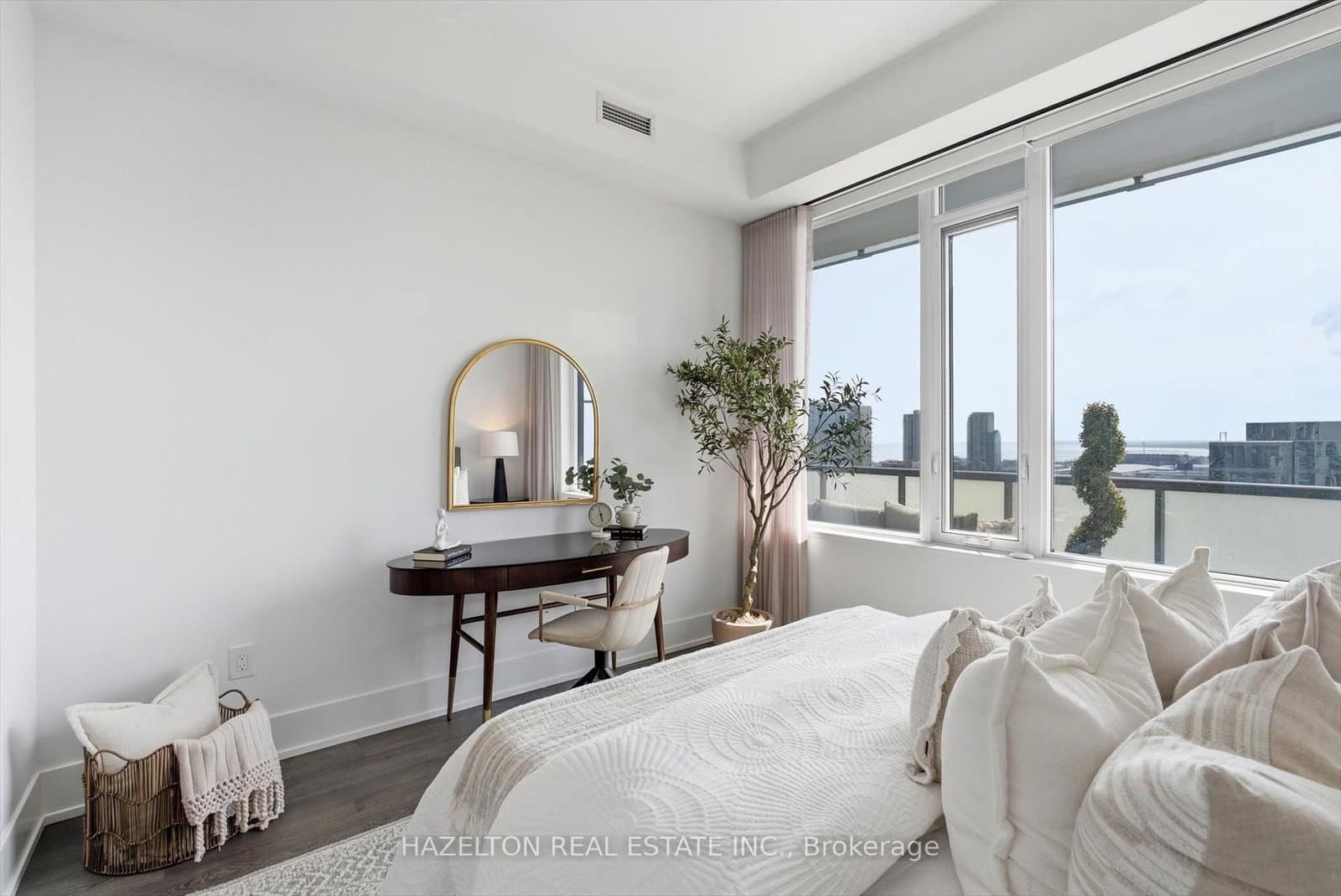 480 Front Street W, Unit 1915 thumbnail 24