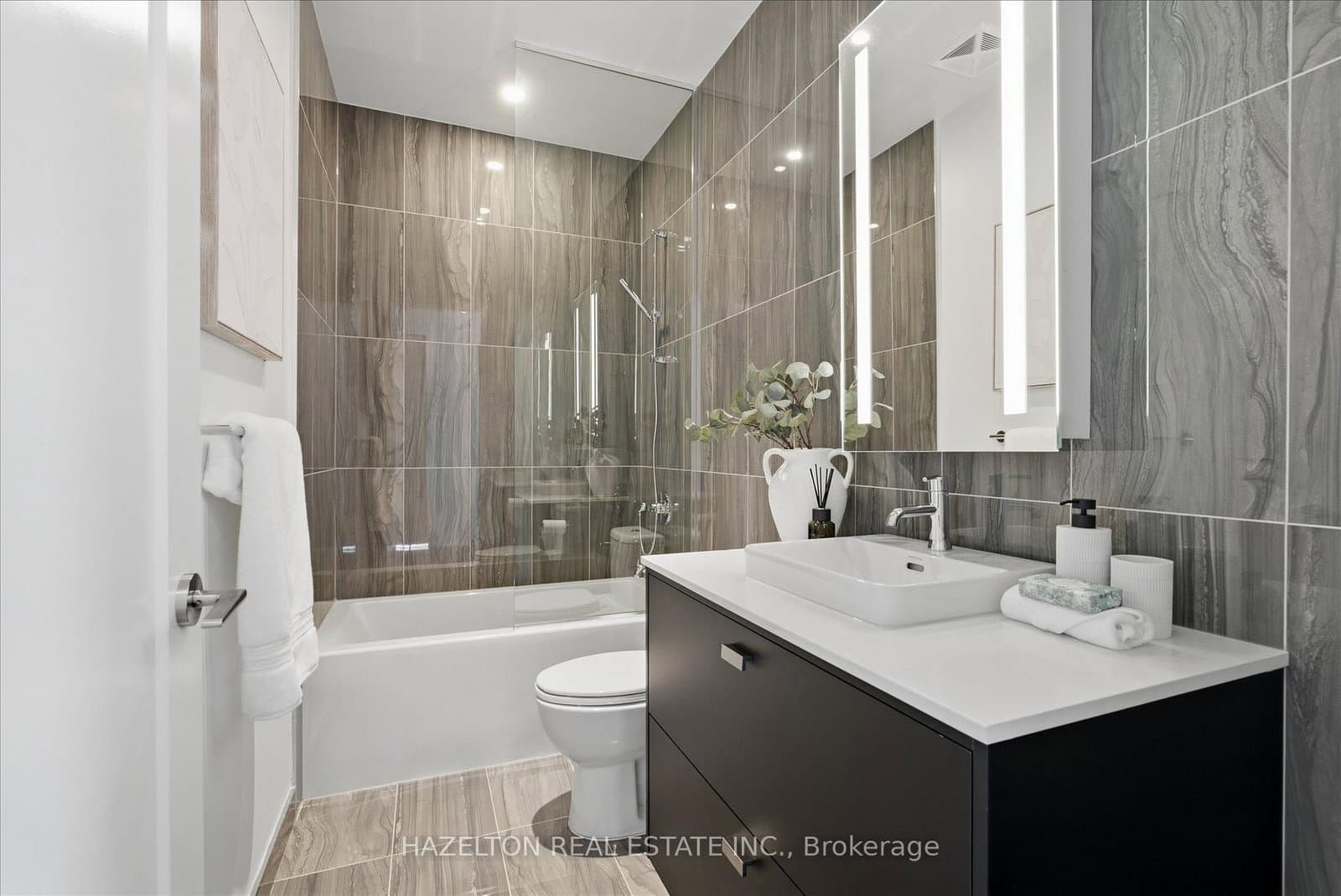 480 Front Street W, Unit 1915 thumbnail 33