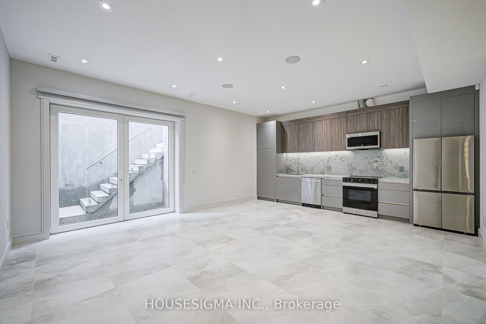 151 Dewbourne Avenue thumbnail 19