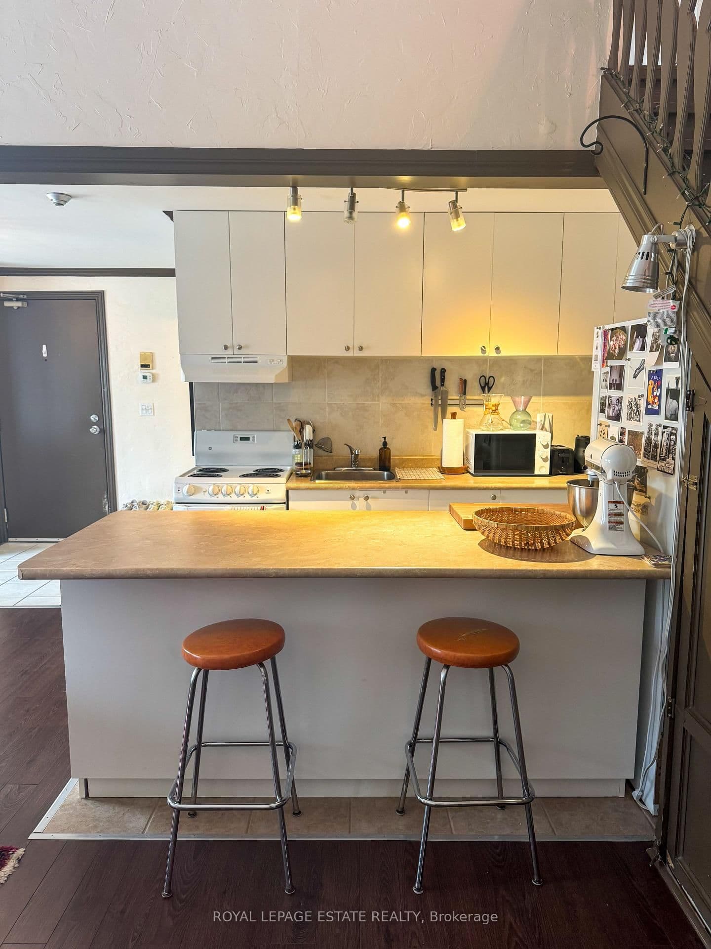 325 Queen Street E, Unit 2D thumbnail 5