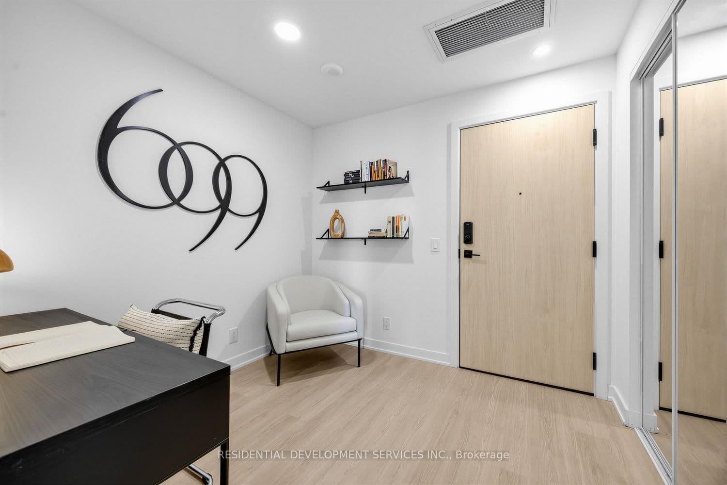 699 Sheppard Avenue E, Unit 226 thumbnail 3