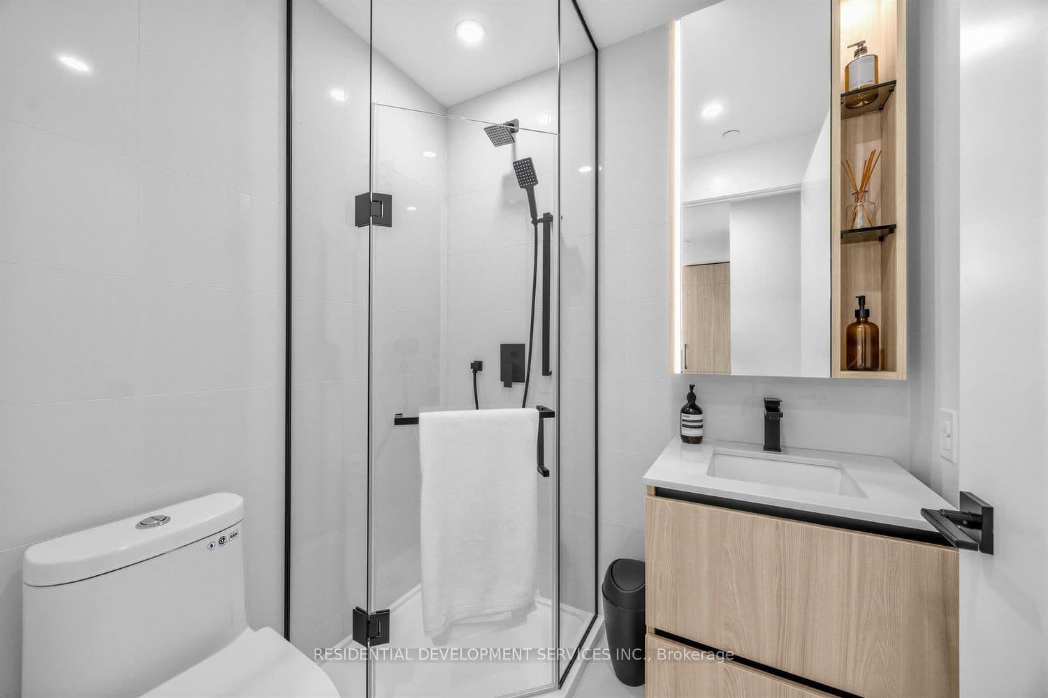 699 Sheppard Avenue E, Unit 226 thumbnail 6
