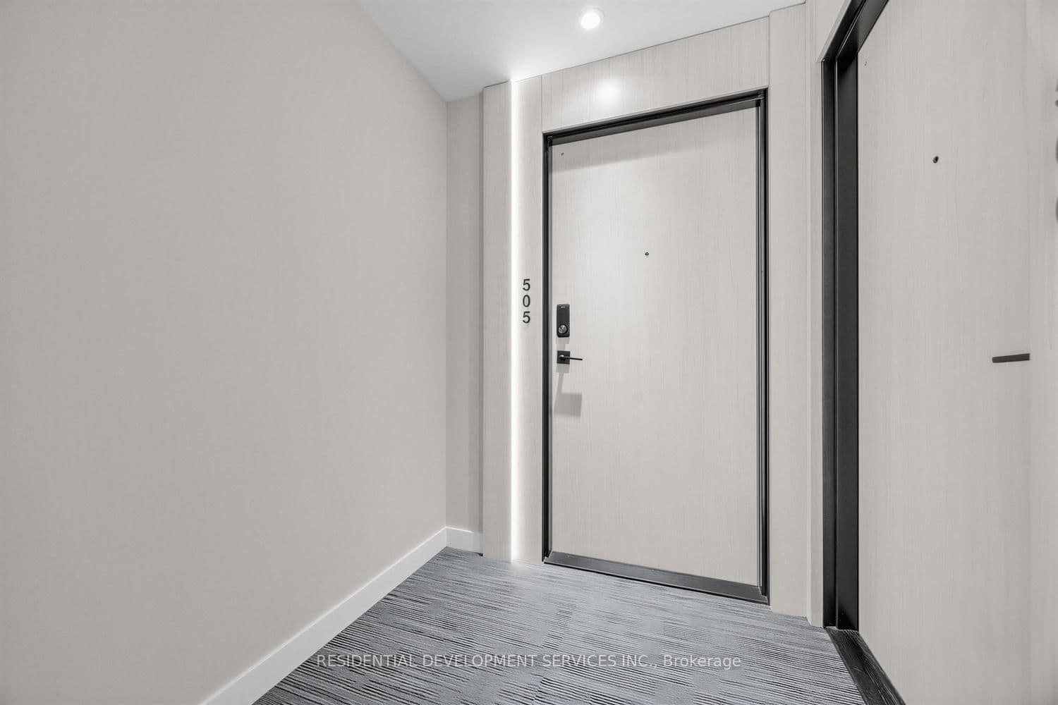 699 Sheppard Avenue E, Unit 505 thumbnail 2