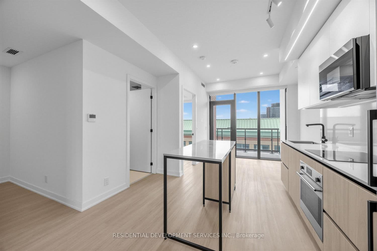 699 Sheppard Avenue E, Unit 505 thumbnail 3