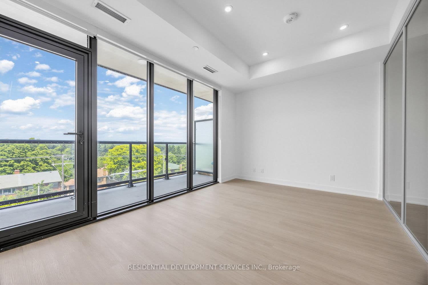 699 Sheppard Avenue E, Unit 619 thumbnail 14