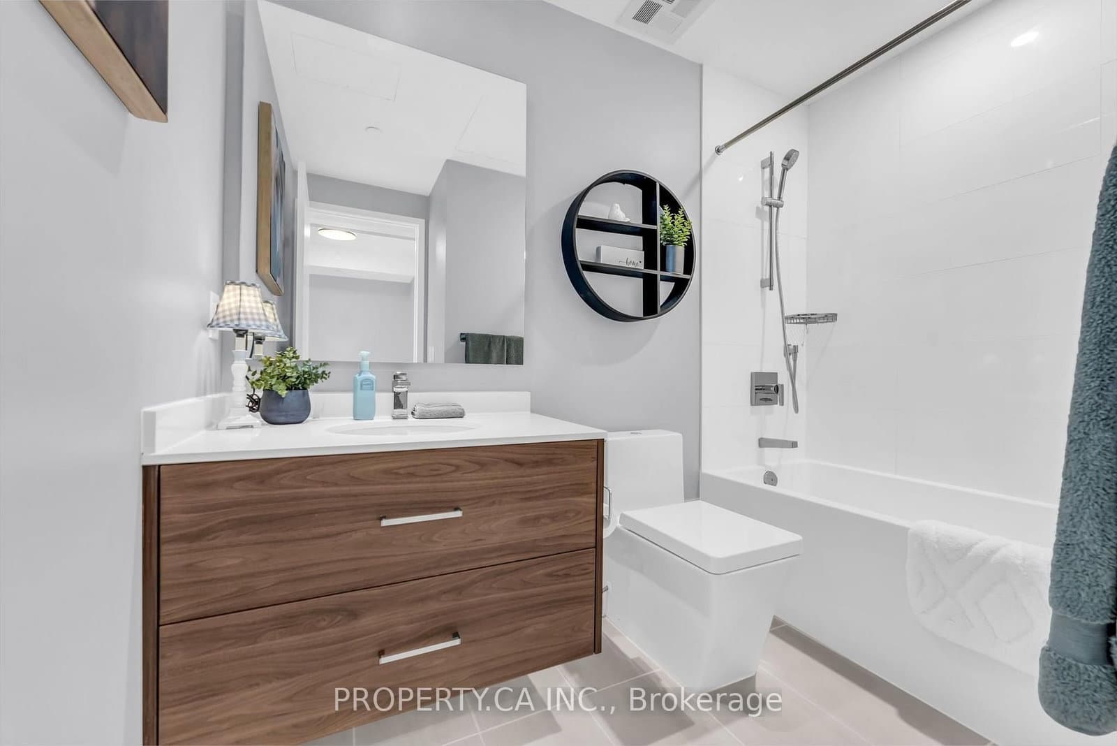 488 University Avenue, Unit 3002 thumbnail 16