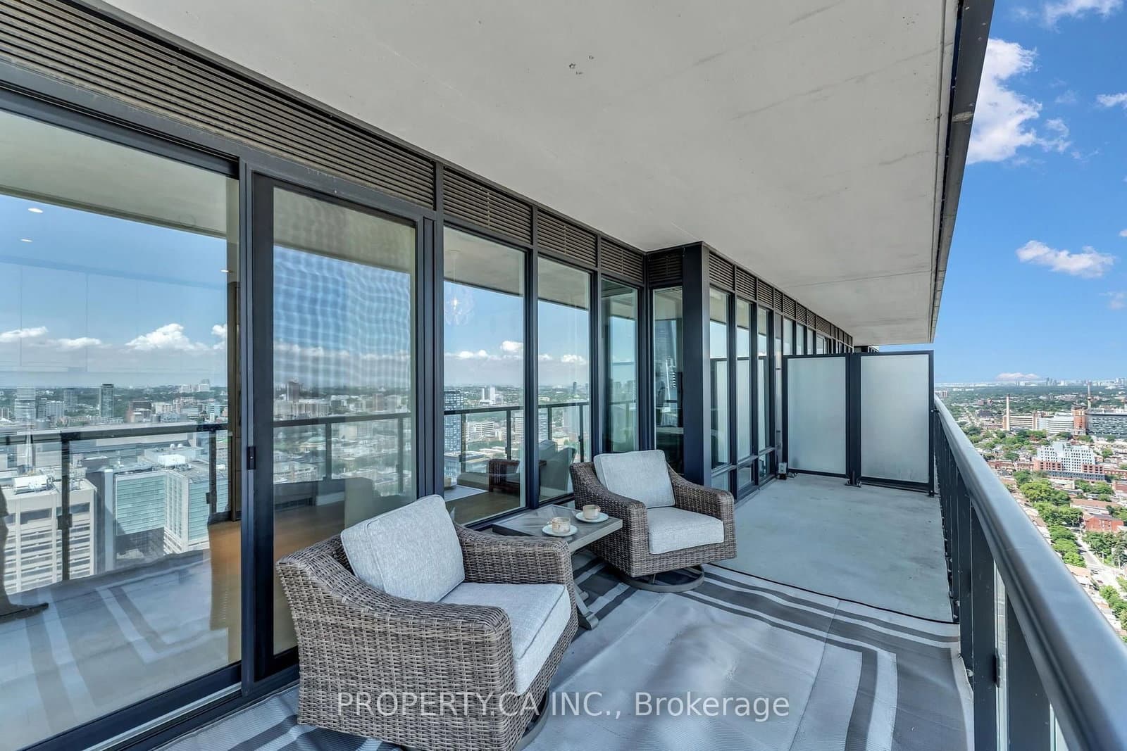 488 University Avenue, Unit 3002 thumbnail 22
