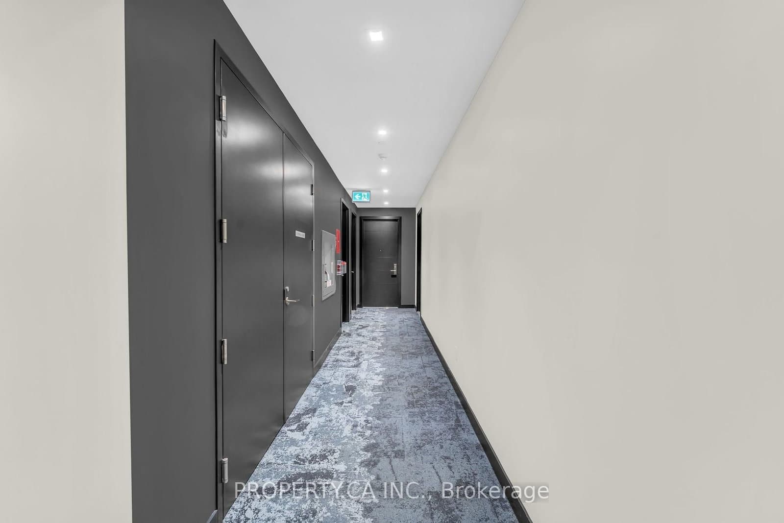 488 University Avenue, Unit 3002 thumbnail 29