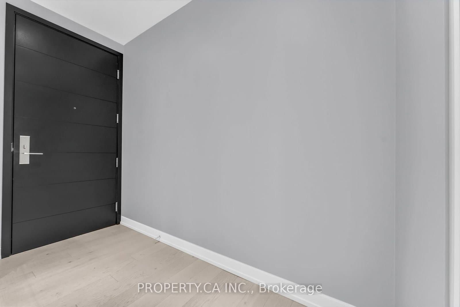 488 University Avenue, Unit 3002 thumbnail 3