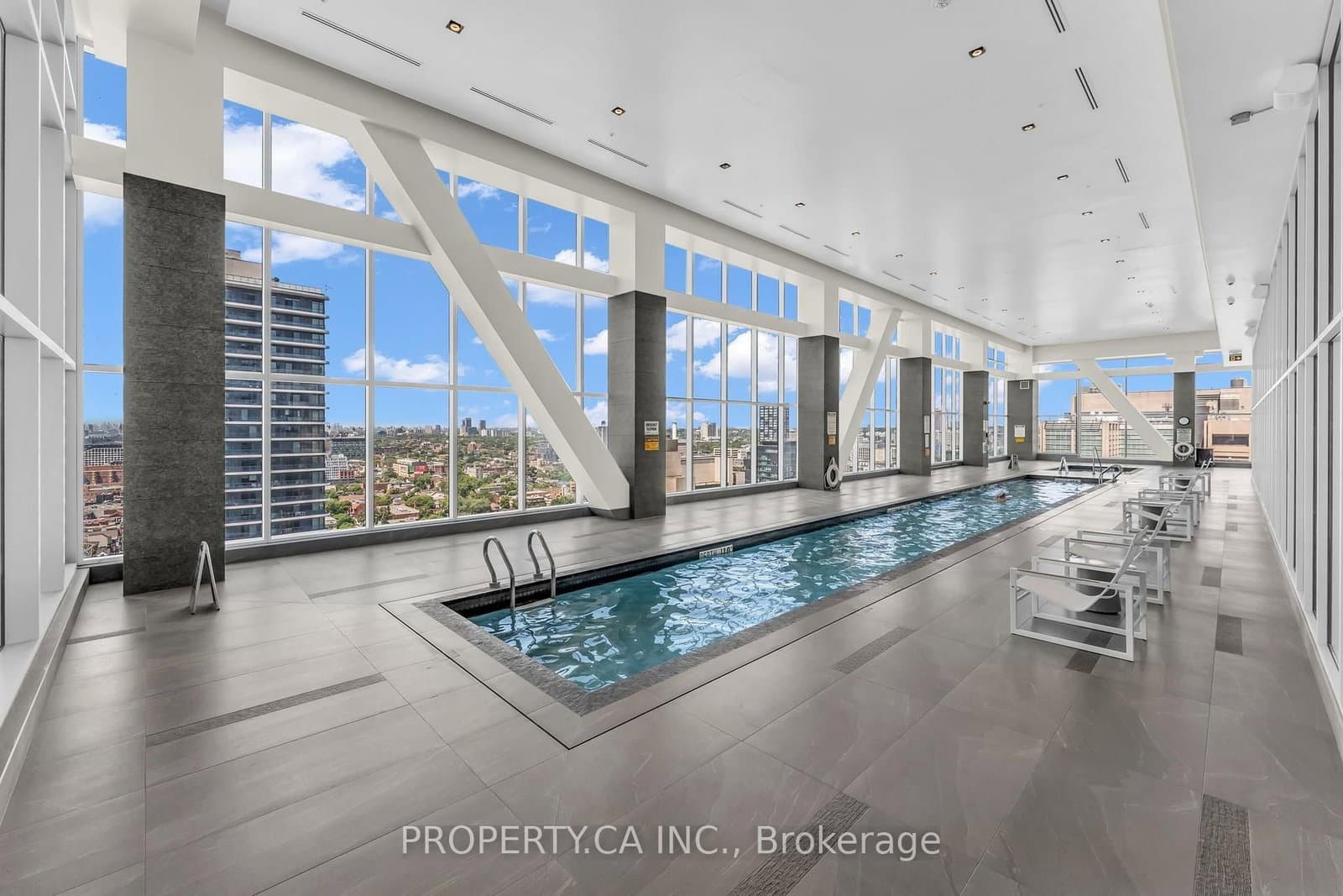 488 University Avenue, Unit 3002 thumbnail 33