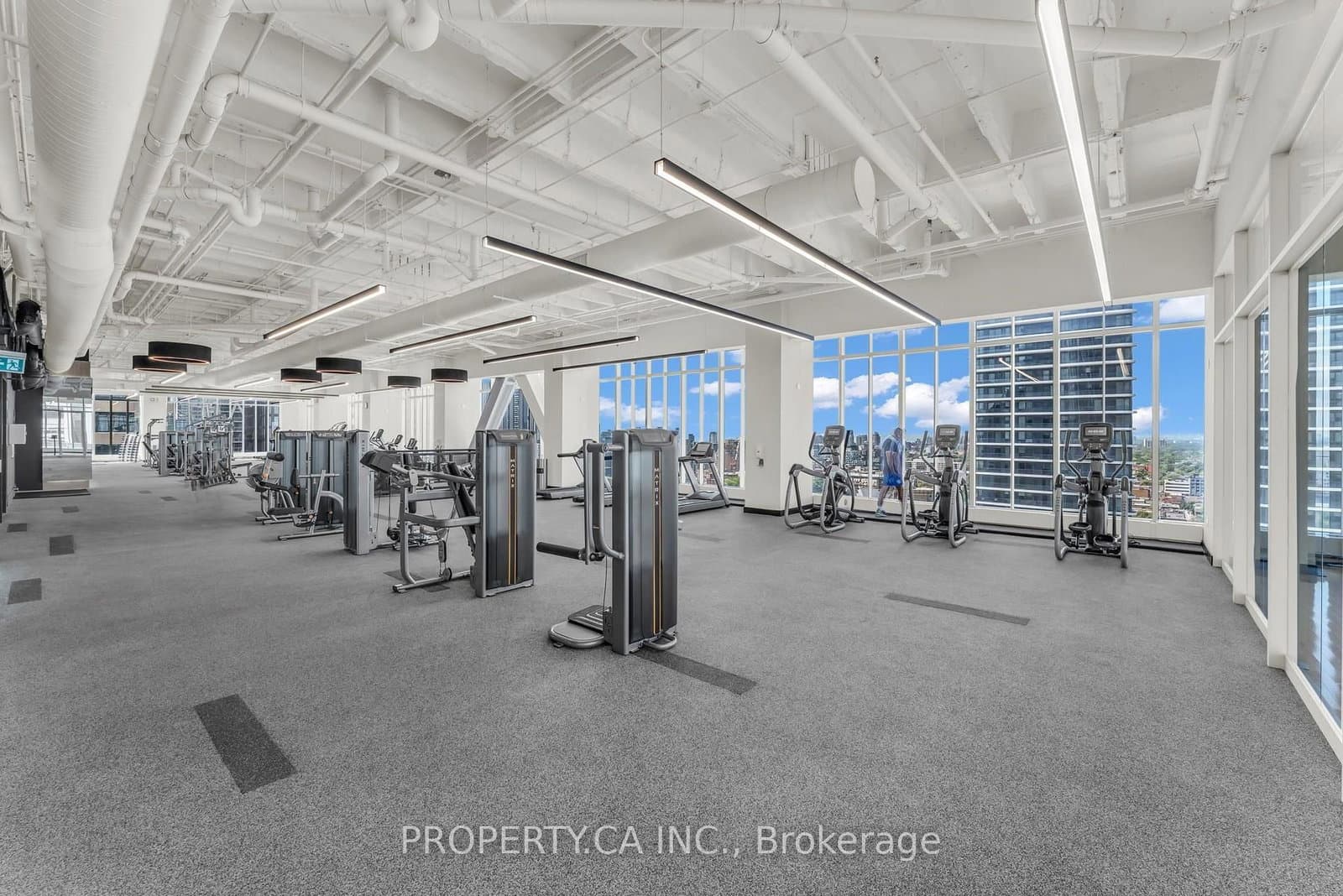 488 University Avenue, Unit 3002 thumbnail 37