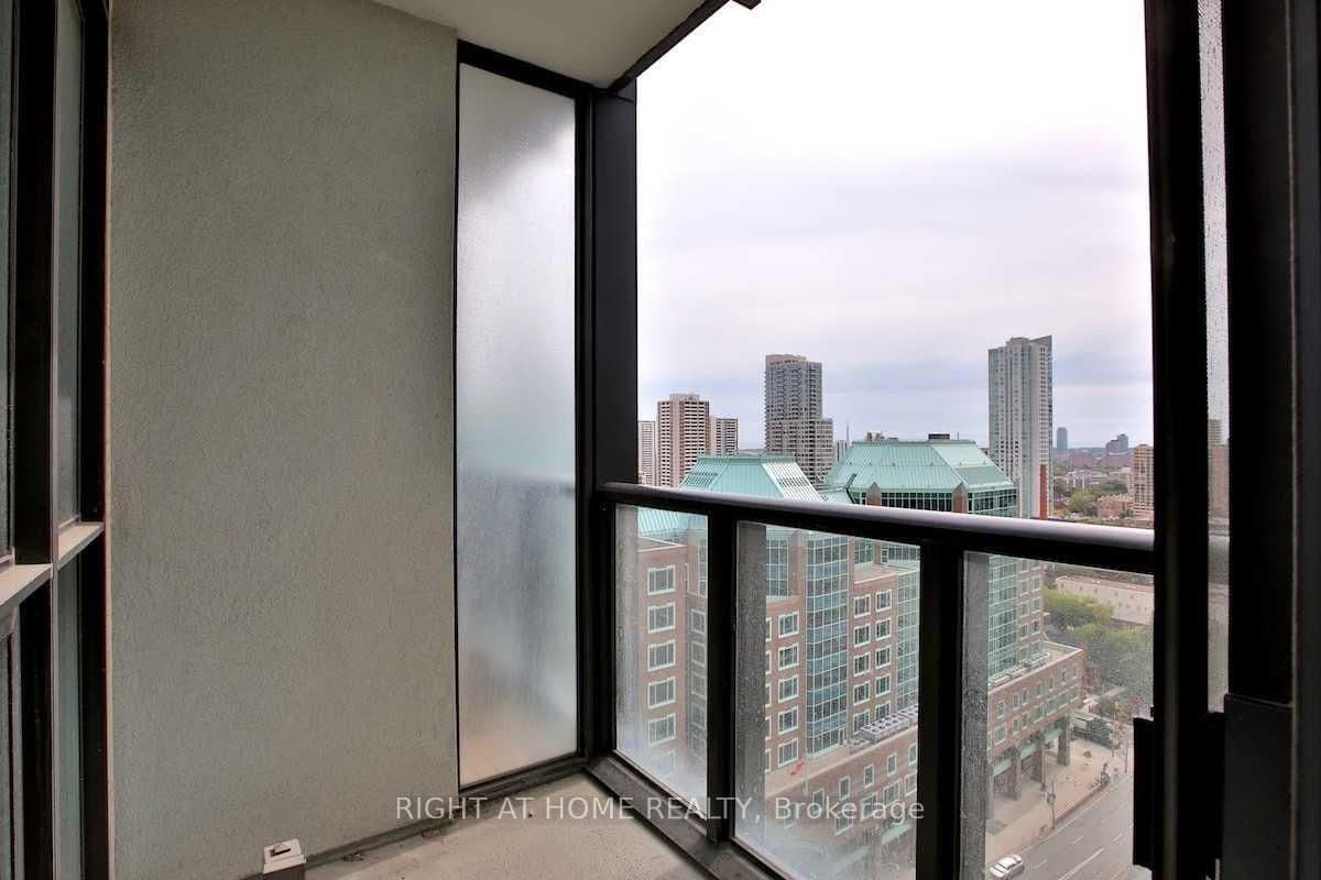 110 Charles Street E, Unit 1903 thumbnail 27