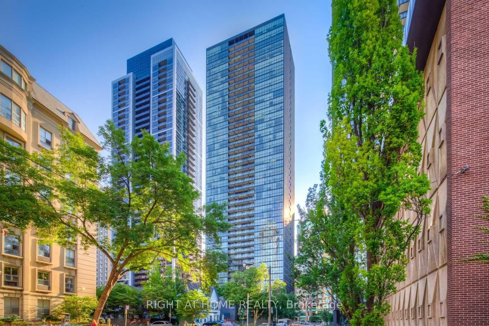 110 Charles Street E, Unit 1903 thumbnail 29