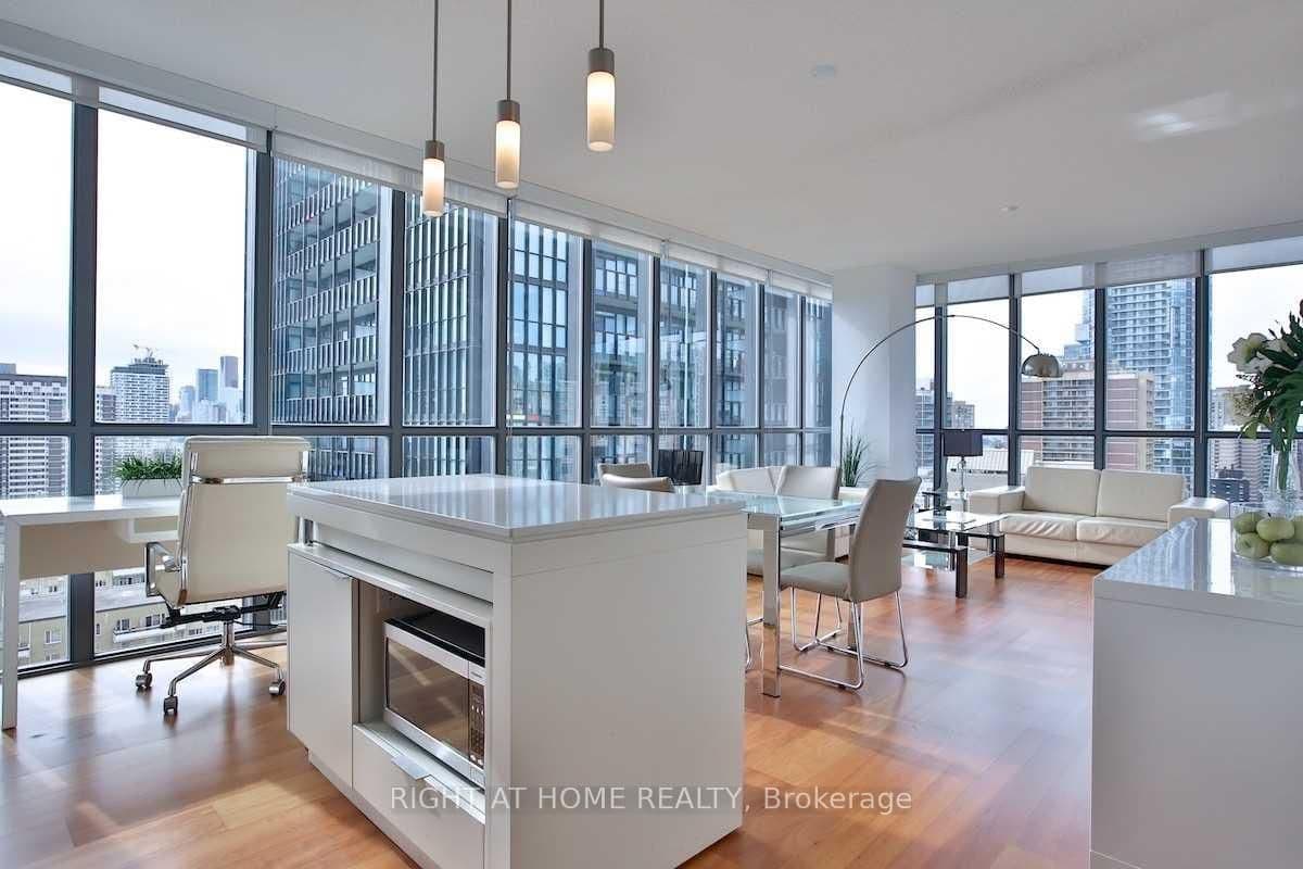 110 Charles Street E, Unit 1903 thumbnail 7