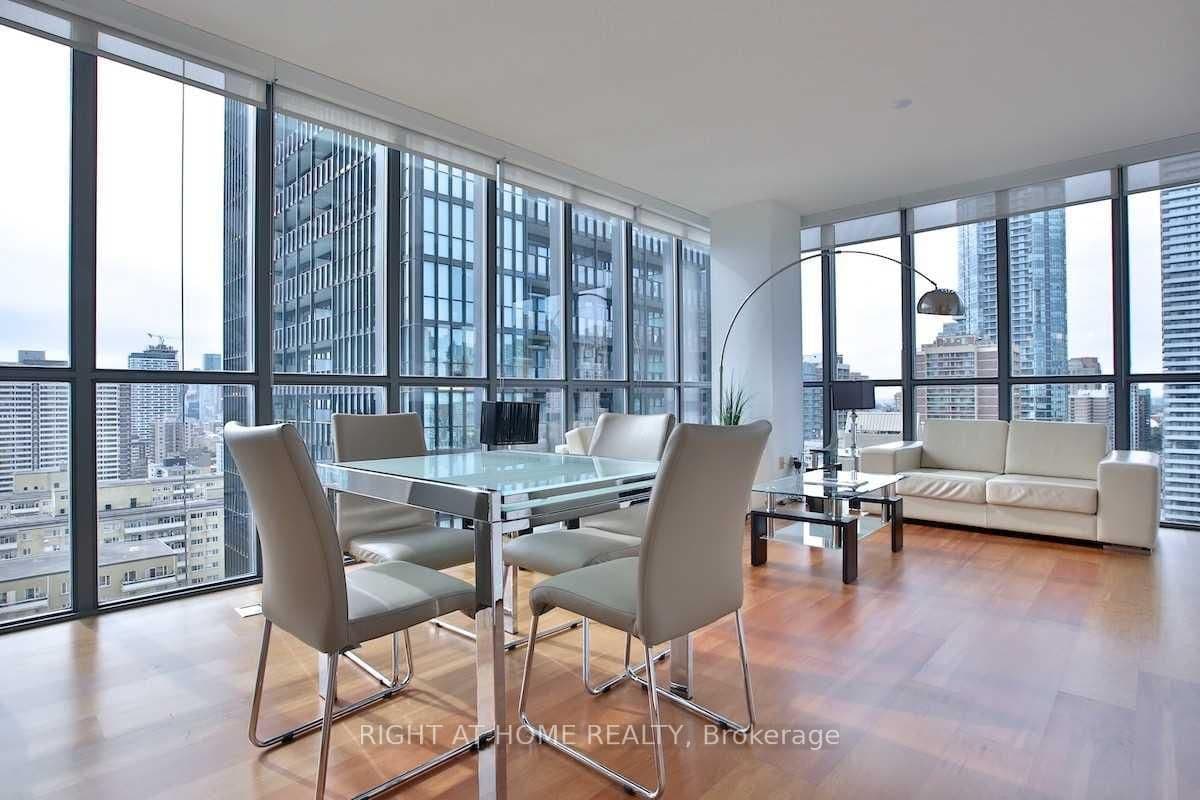 110 Charles Street E, Unit 1903 thumbnail 9