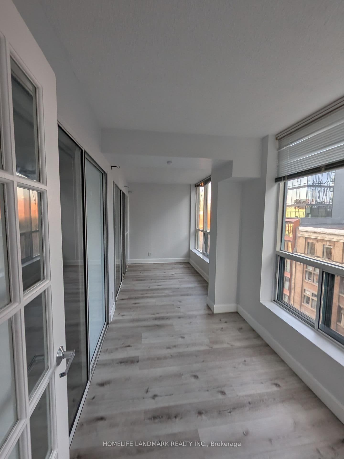 92 King Street E, Unit 805 thumbnail 16