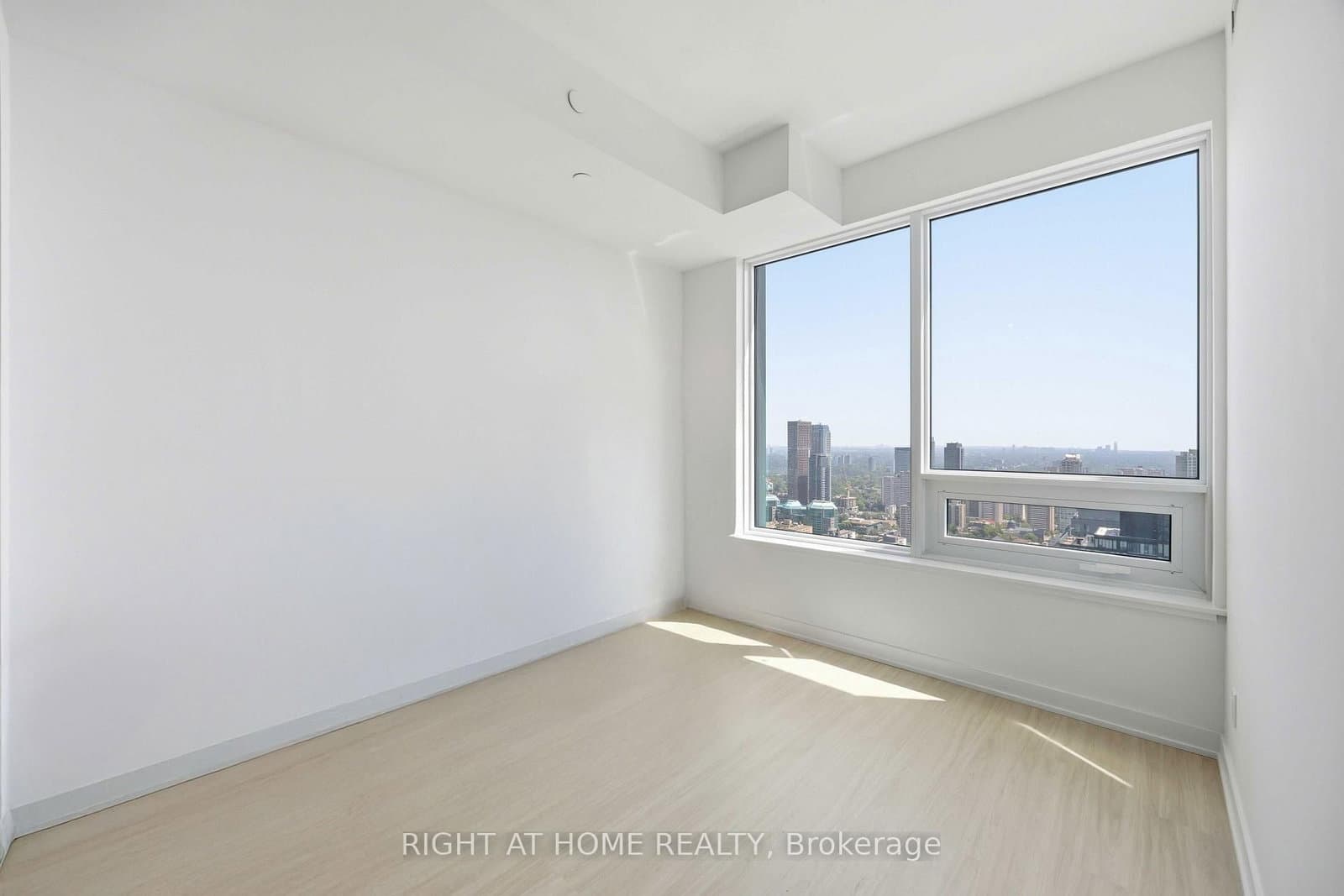 8 WELLESLEY Street W, Unit 5110 thumbnail 13