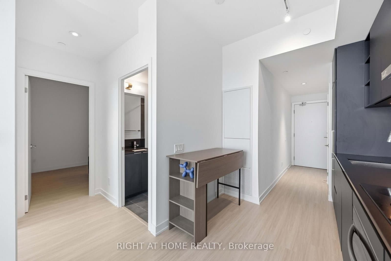 8 WELLESLEY Street W, Unit 5110 thumbnail 20