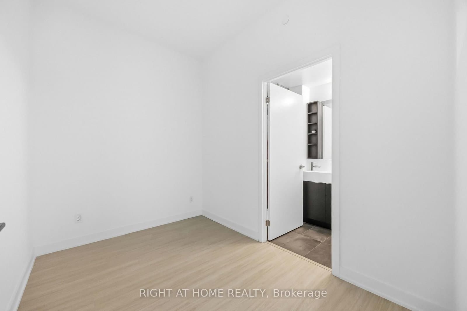8 WELLESLEY Street W, Unit 5110 thumbnail 24