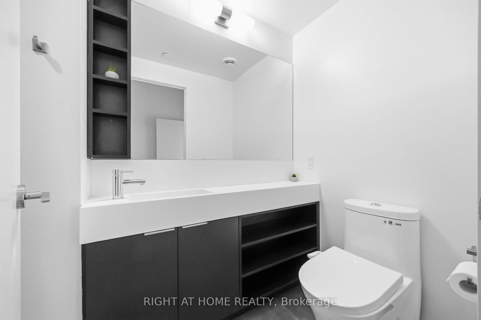 8 WELLESLEY Street W, Unit 5110 thumbnail 28