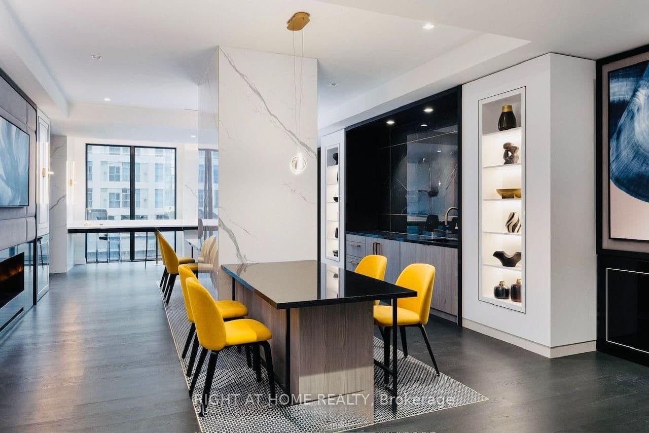 8 WELLESLEY Street W, Unit 5110 thumbnail 32