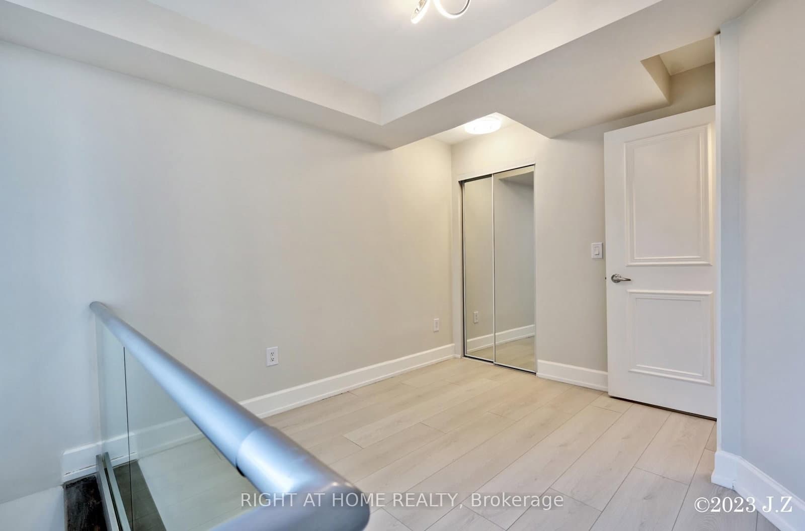 650 Sheppard Avenue E, Unit PH15 thumbnail 16