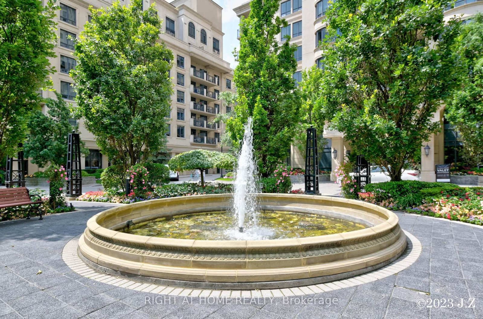 650 Sheppard Avenue E, Unit PH15 thumbnail 2