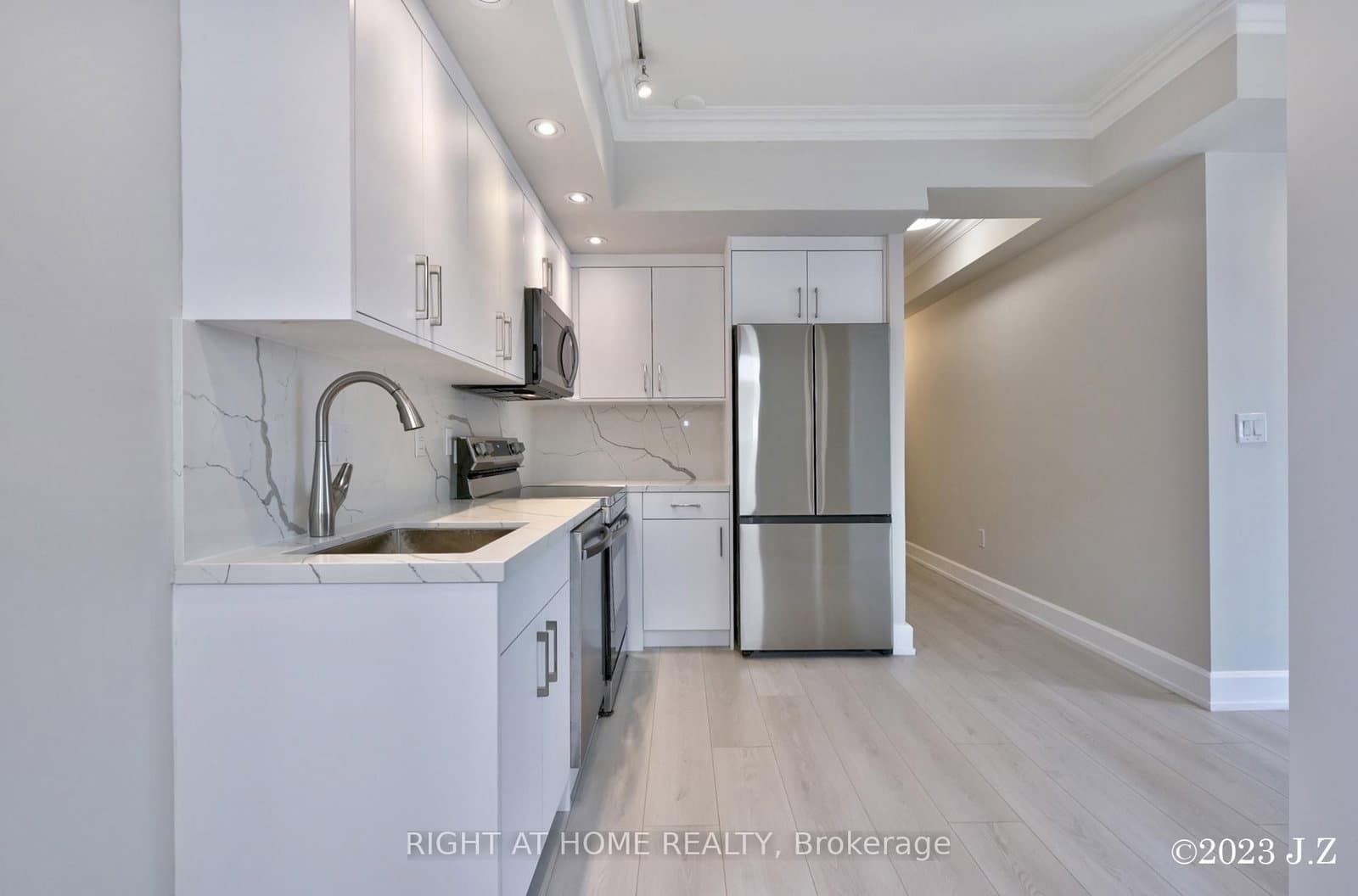 650 Sheppard Avenue E, Unit PH15 thumbnail 6